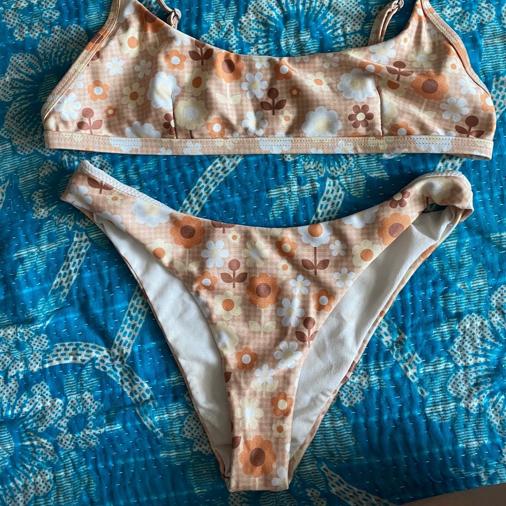 Bikini - Picture 6 of 6